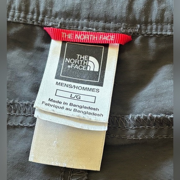 The North Face Dark Gray Nylon Hiking/Trail Cargo Shorts Large - Picture 8 of 9